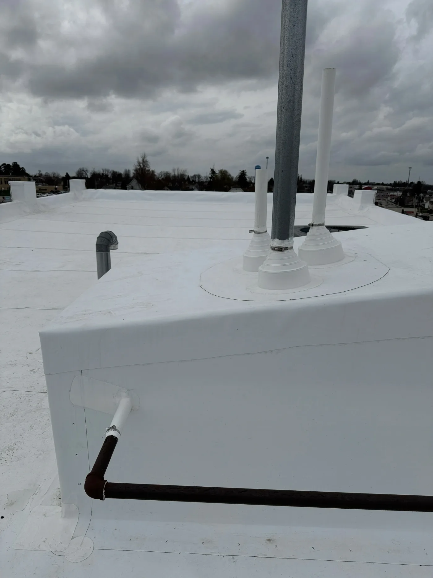 New TPO single-ply roof installation on warehouse in Clear Lake, Iowa